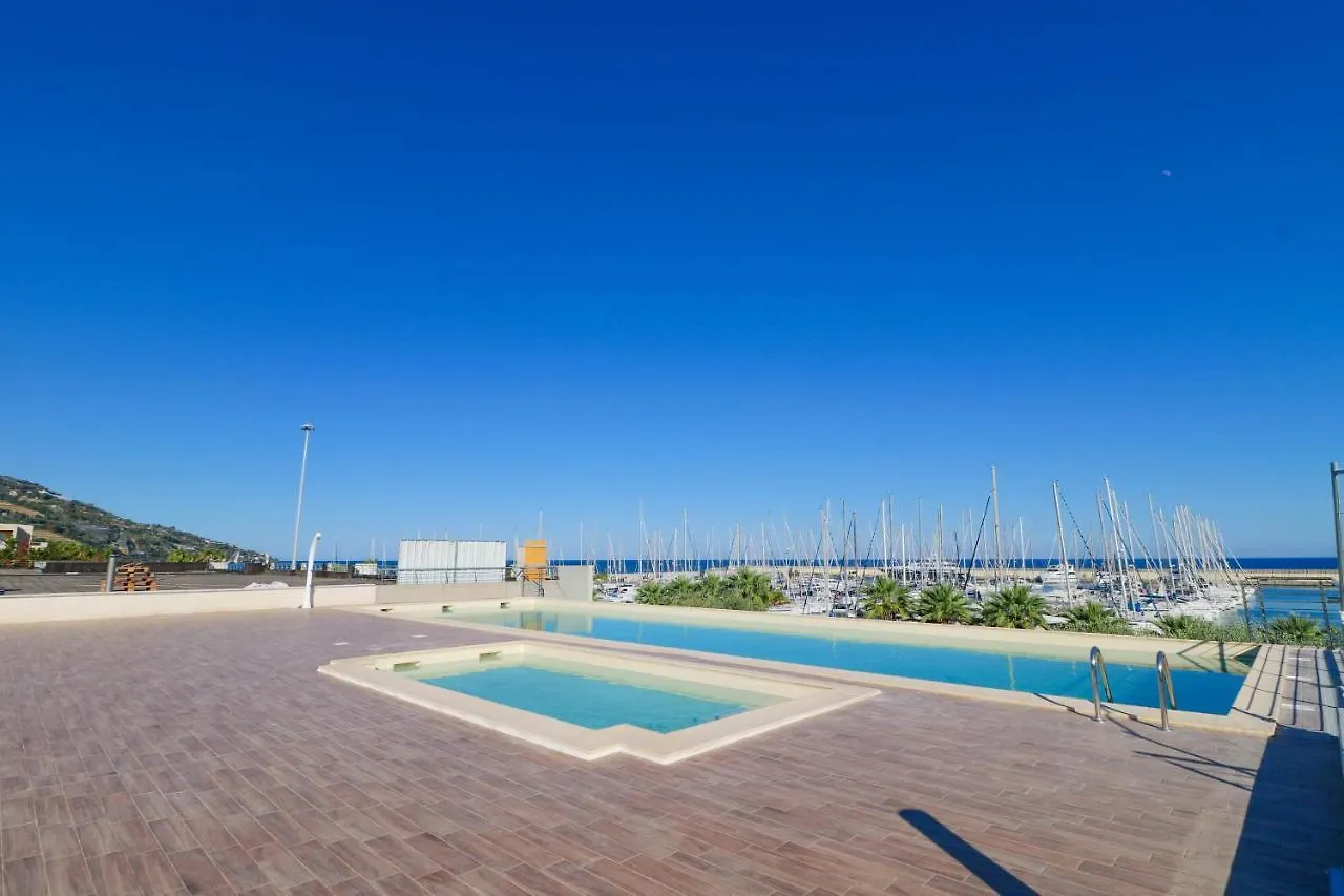 Апартаменты H11 Luxury 12B Porto - Piscina - Jacuzzi Санто-Стефано-аль-Мар
